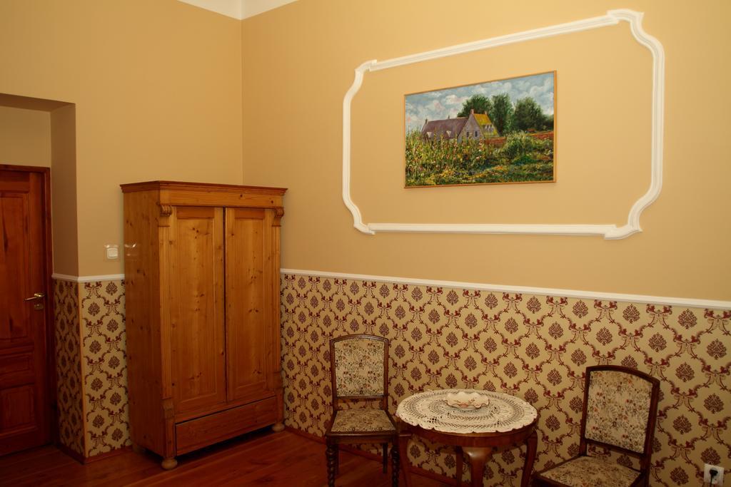 Palac Pensjonat Ptaszynka Грифице Стая снимка